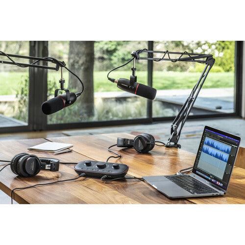 Focusrite Vocaster Two Studio 播客錄音套件 - 專業音頻創作的最佳選擇